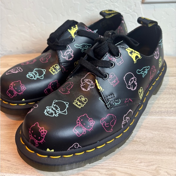 ✅HELLO KITTY & FRIENDS 1461 SMOOTH LEATHER OXFORD SHOES new sold out size 8 - Picture 9 of 11